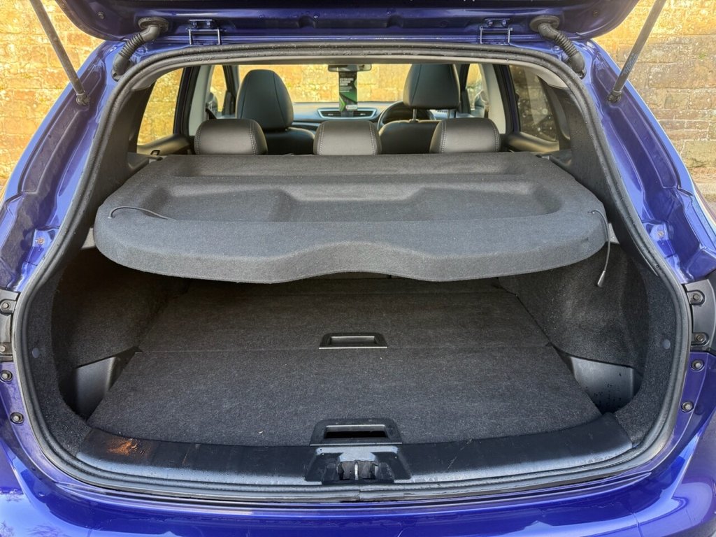 Used Nissan Qashqai 2016 for sale - 77991232: Photo 9