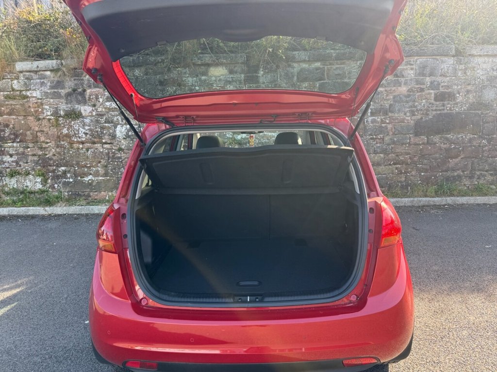 Used Kia Venga 2018 for sale - 76820230: Photo 8