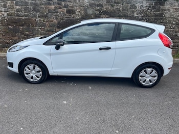 Used Ford Fiesta 2015 for sale - 78569972: Photo