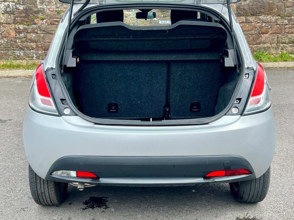 Used Chrysler Ypsilon 2011 for sale - 76820513: Photo 10