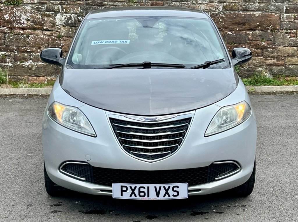 Used Chrysler Ypsilon 2011 for sale - 76820513: Photo 2
