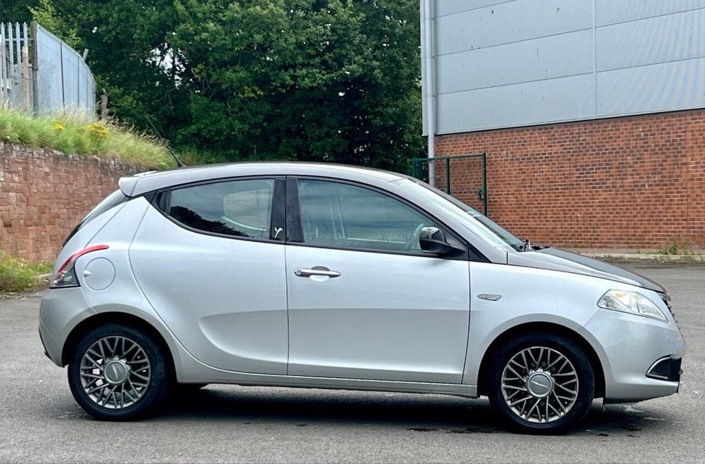 Used Chrysler Ypsilon 2011 for sale - 76820513: Photo 4