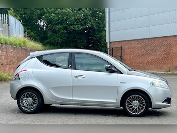 Used Chrysler Ypsilon 2011 for sale - 76820513: Photo