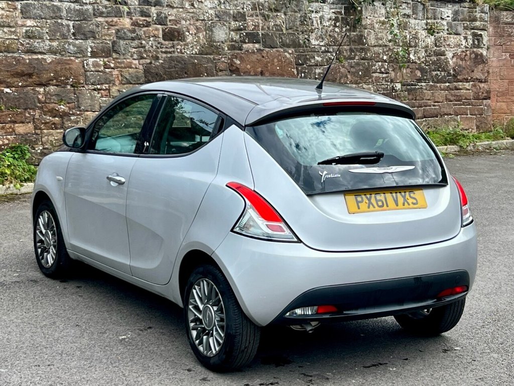 Used Chrysler Ypsilon 2011 for sale - 76820513: Photo 7