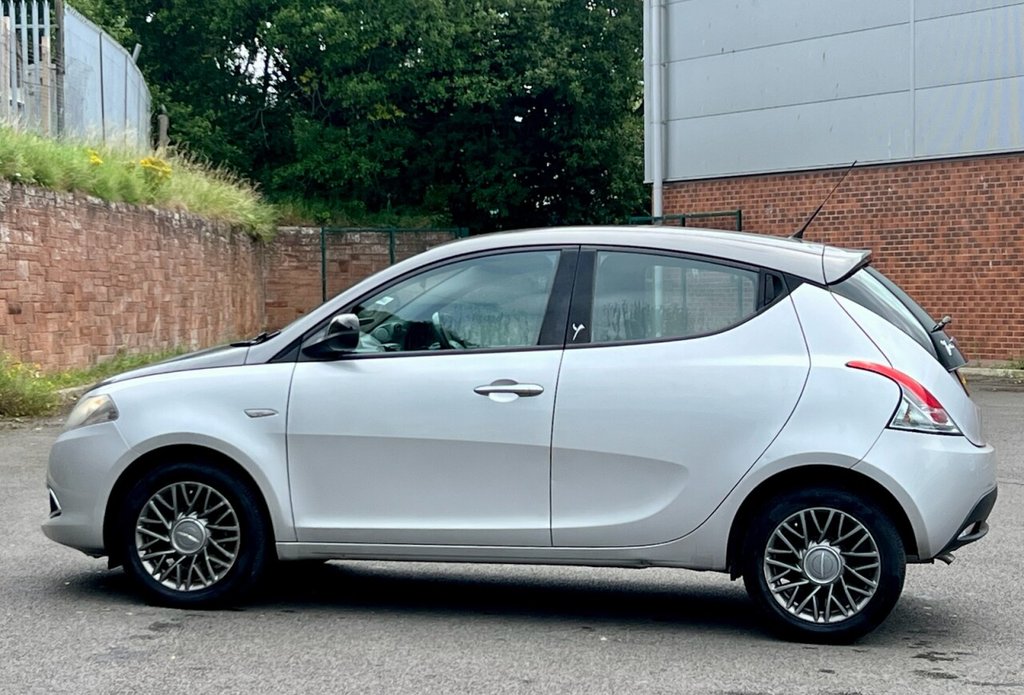 Used Chrysler Ypsilon 2011 for sale - 76820513: Photo 8