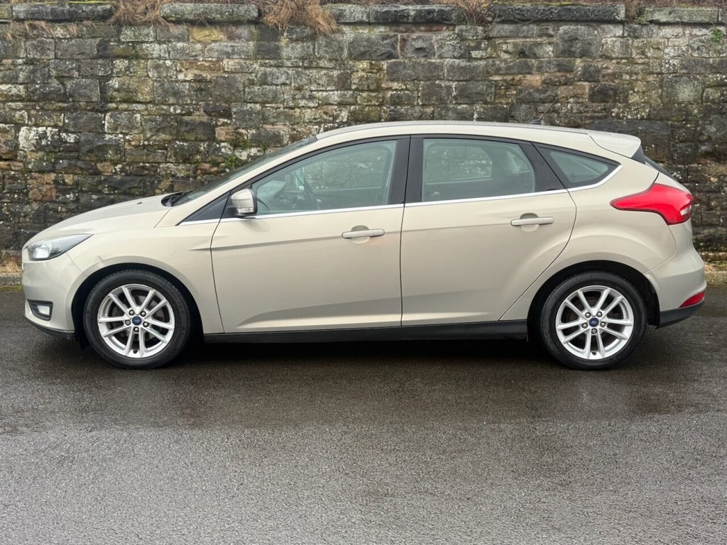Used Ford Focus 2015 for sale - 77764690: Photo 5