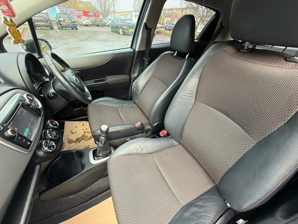 Used Toyota Yaris 2012 for sale - 76820639: Photo 10