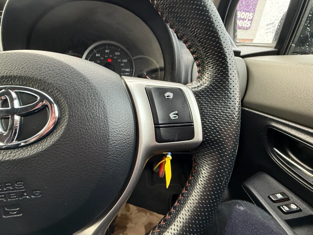 Used Toyota Yaris 2012 for sale - 76820639: Photo 17