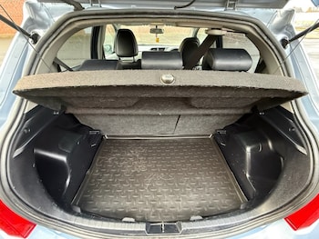 Used Toyota Yaris 2012 for sale - 76820639: Photo