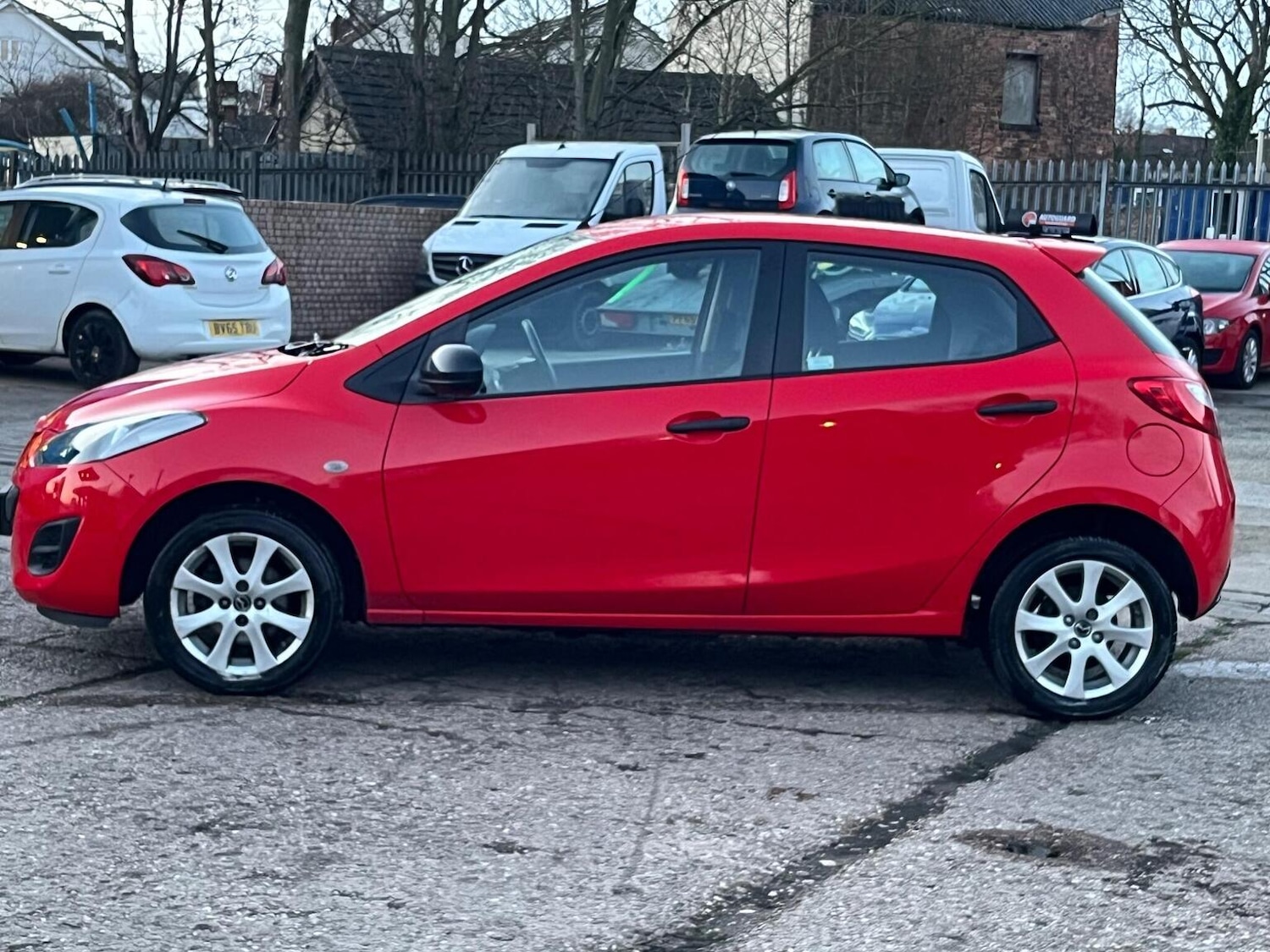 Used Mazda Mazda2 2015 for sale - 76896997: Photo 23