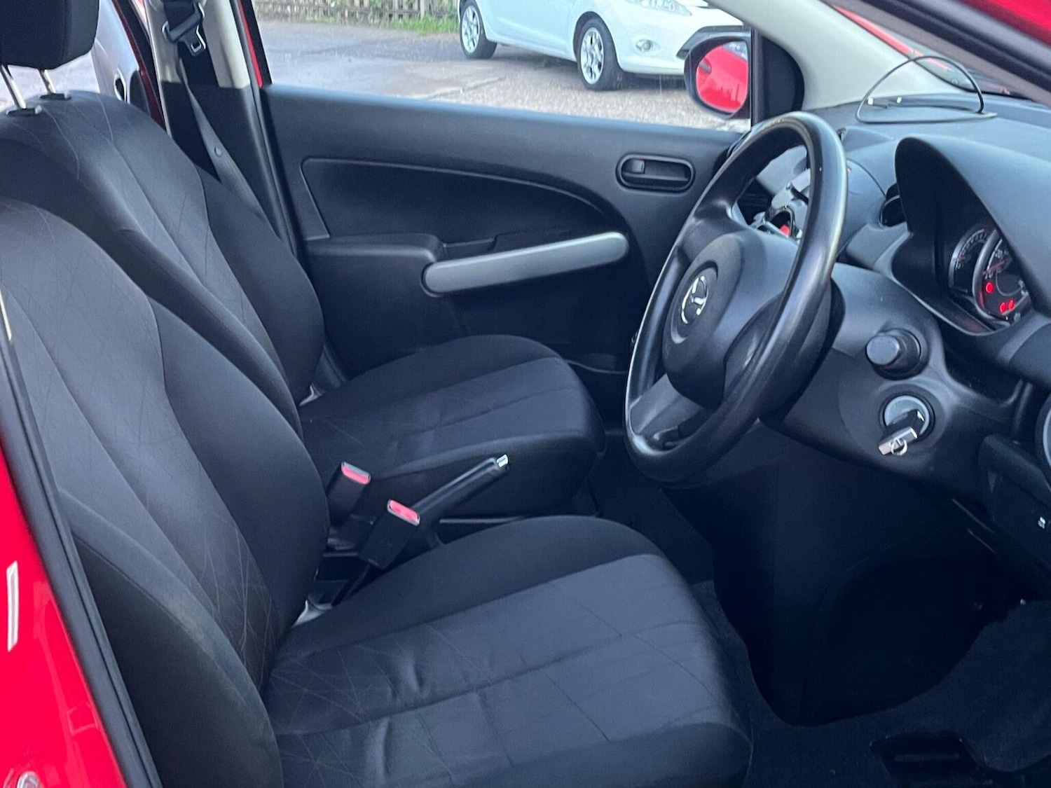 Used Mazda Mazda2 2015 for sale - 76896997: Photo 40