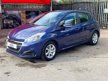 Used Peugeot 208 2017 for sale - 76605629: Photo