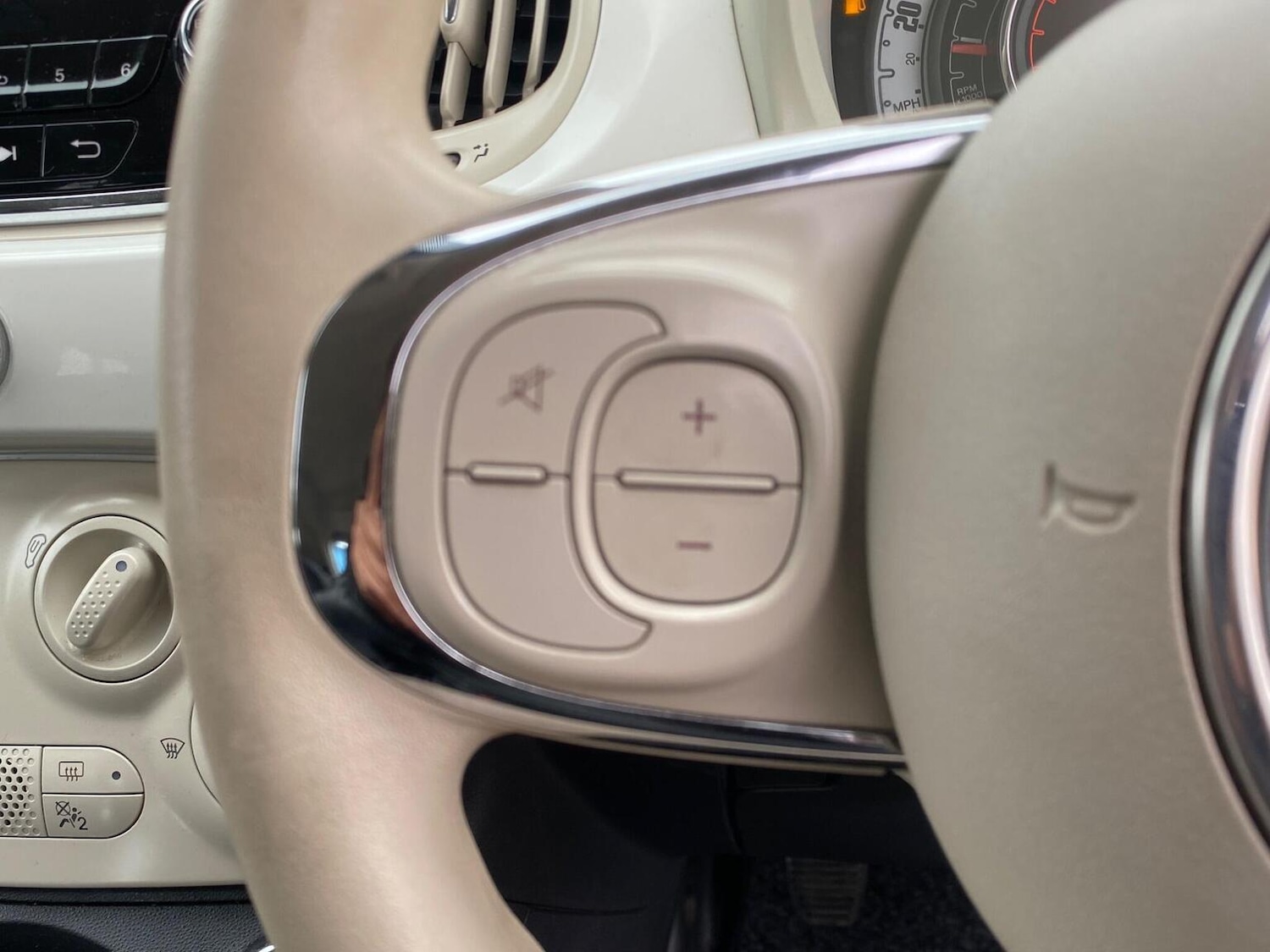 Used Fiat 500 2016 for sale - 76605632: Photo 9