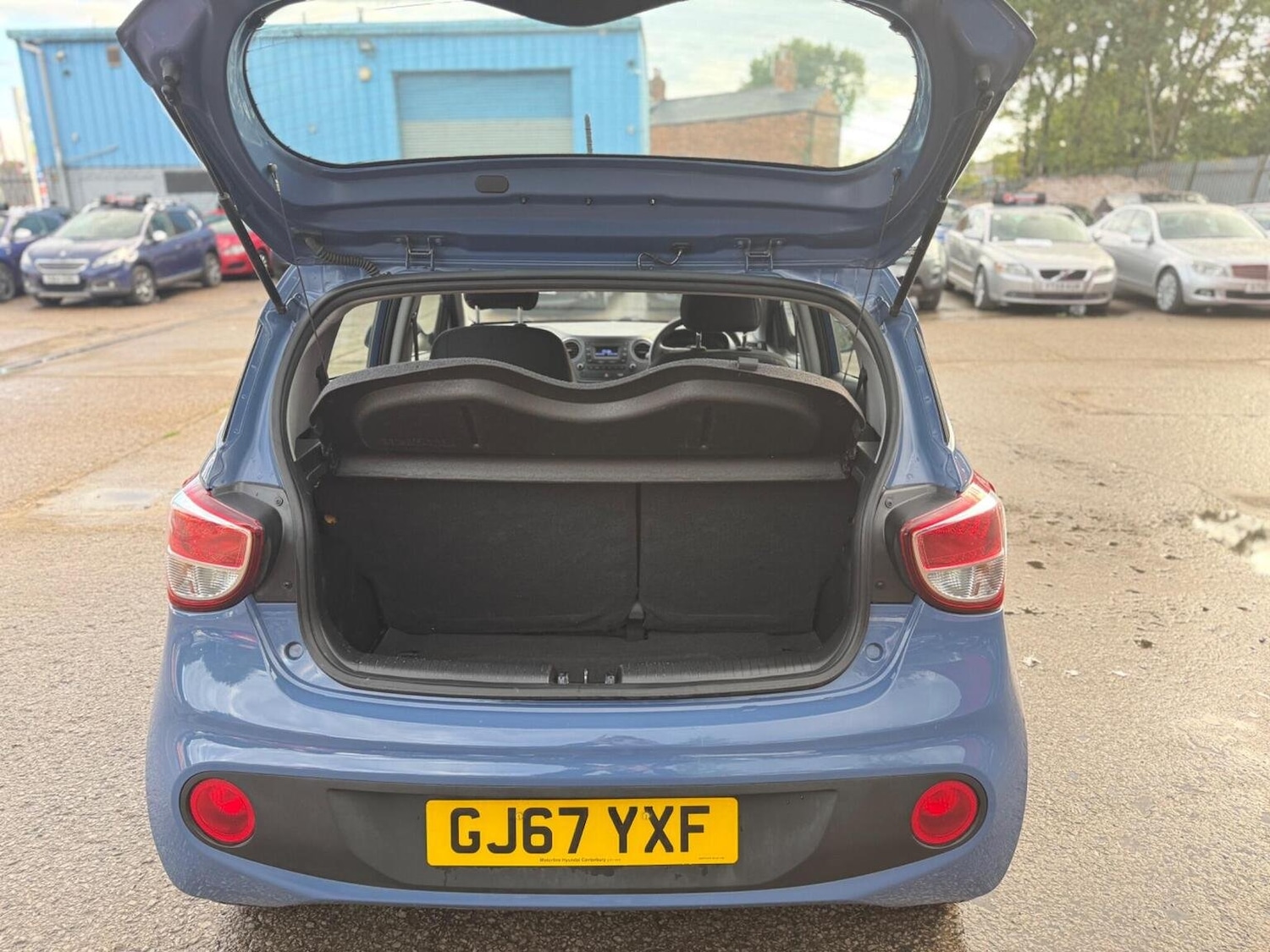 Used Hyundai i10 2017 for sale - 76793873: Photo 15