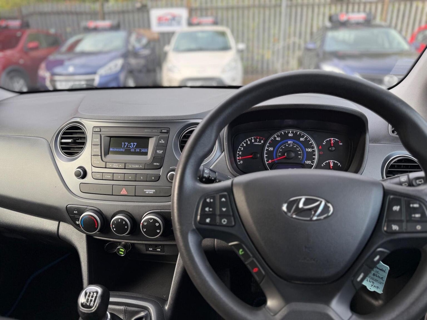 Used Hyundai i10 2017 for sale - 76793873: Photo 17