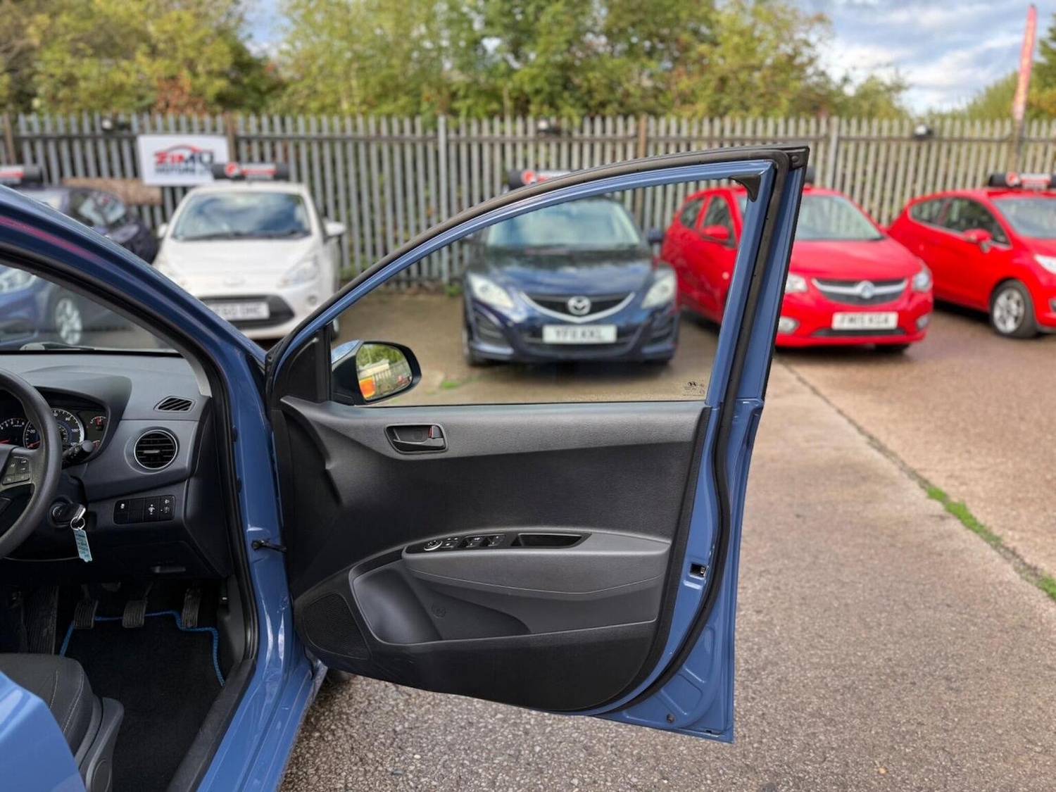 Used Hyundai i10 2017 for sale - 76793873: Photo 28