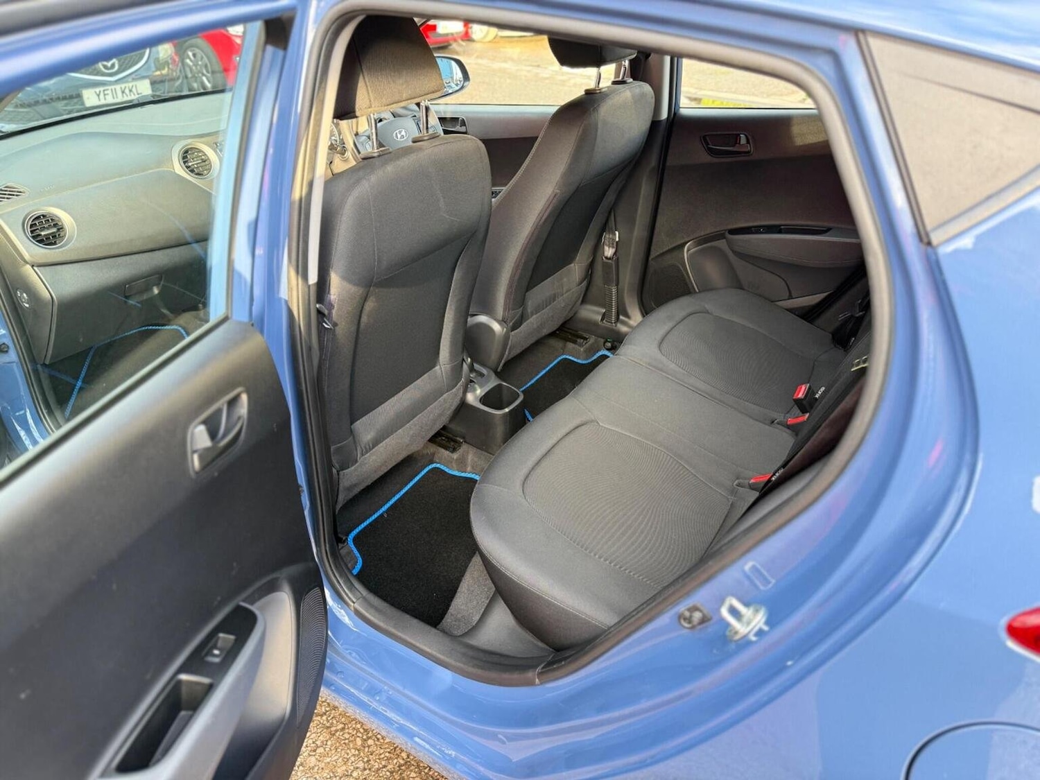 Used Hyundai i10 2017 for sale - 76793873: Photo 32