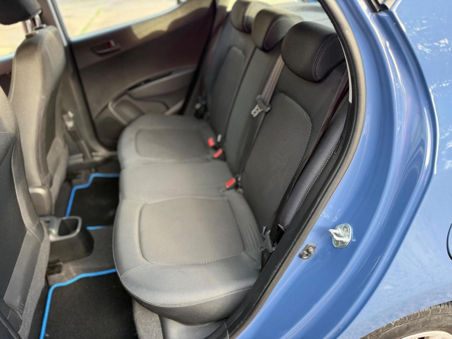 Used Hyundai i10 2017 for sale - 76793873: Photo 33