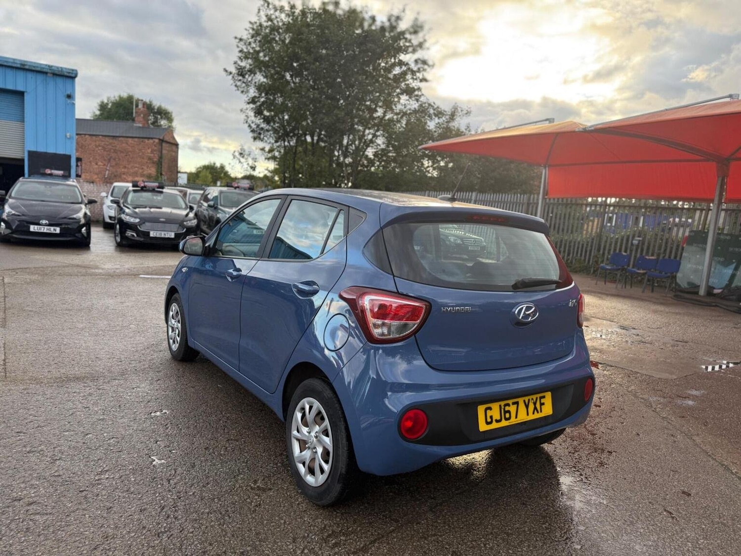 Used Hyundai i10 2017 for sale - 76793873: Photo 9