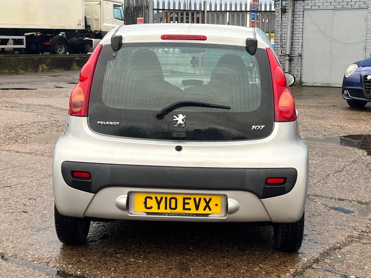 Used Peugeot 107 2010 for sale - 76756986: Photo 12