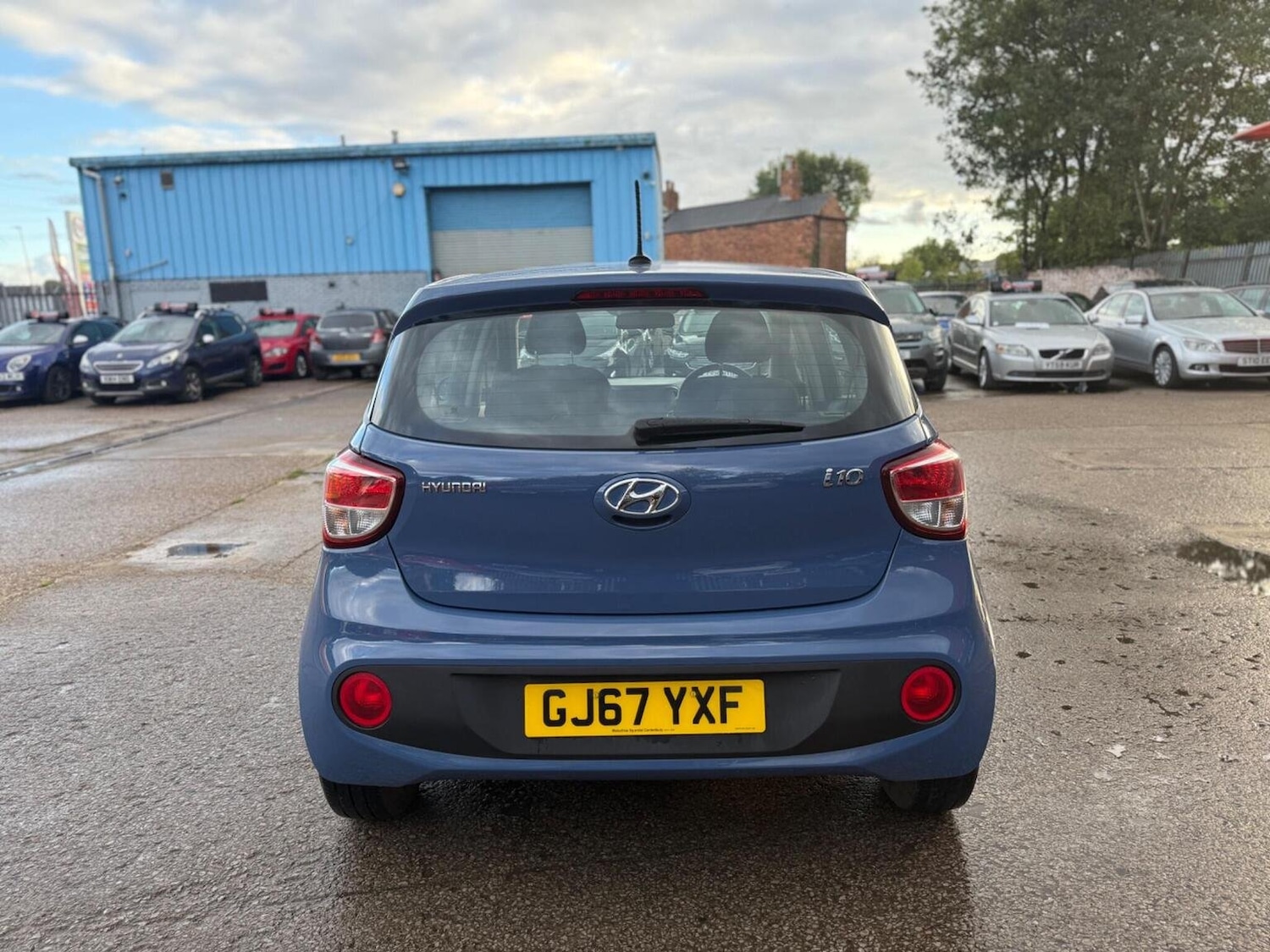 Used Hyundai i10 2017 for sale - 76605784: Photo 2