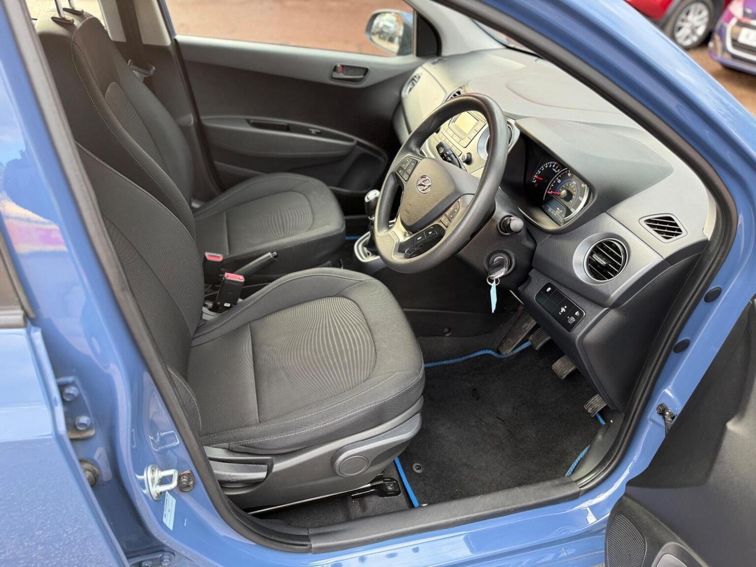 Used Hyundai i10 2017 for sale - 76605784: Photo 23