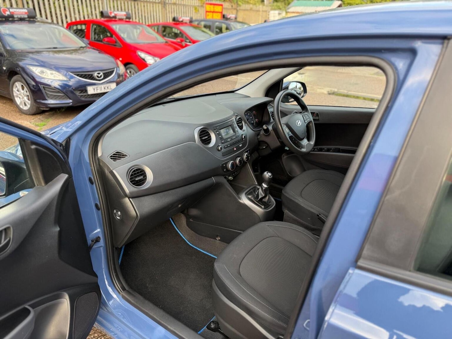 Used Hyundai i10 2017 for sale - 76605784: Photo 30