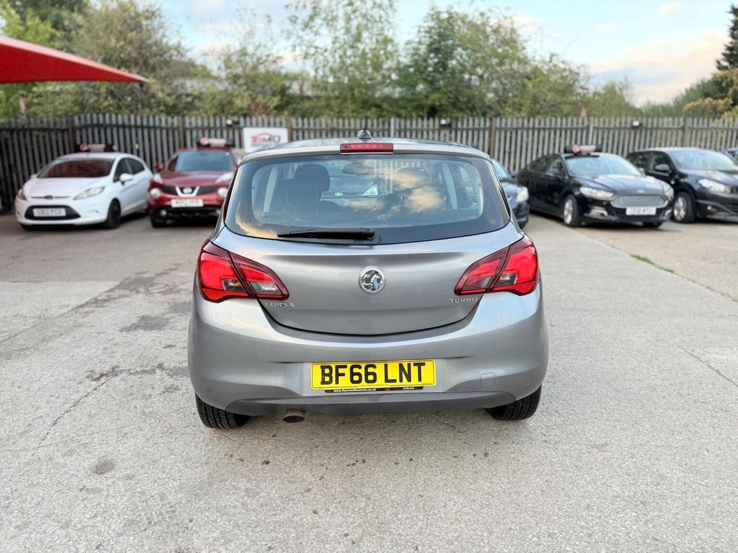 Used Vauxhall Corsa 2016 for sale - 76605742: Photo 2