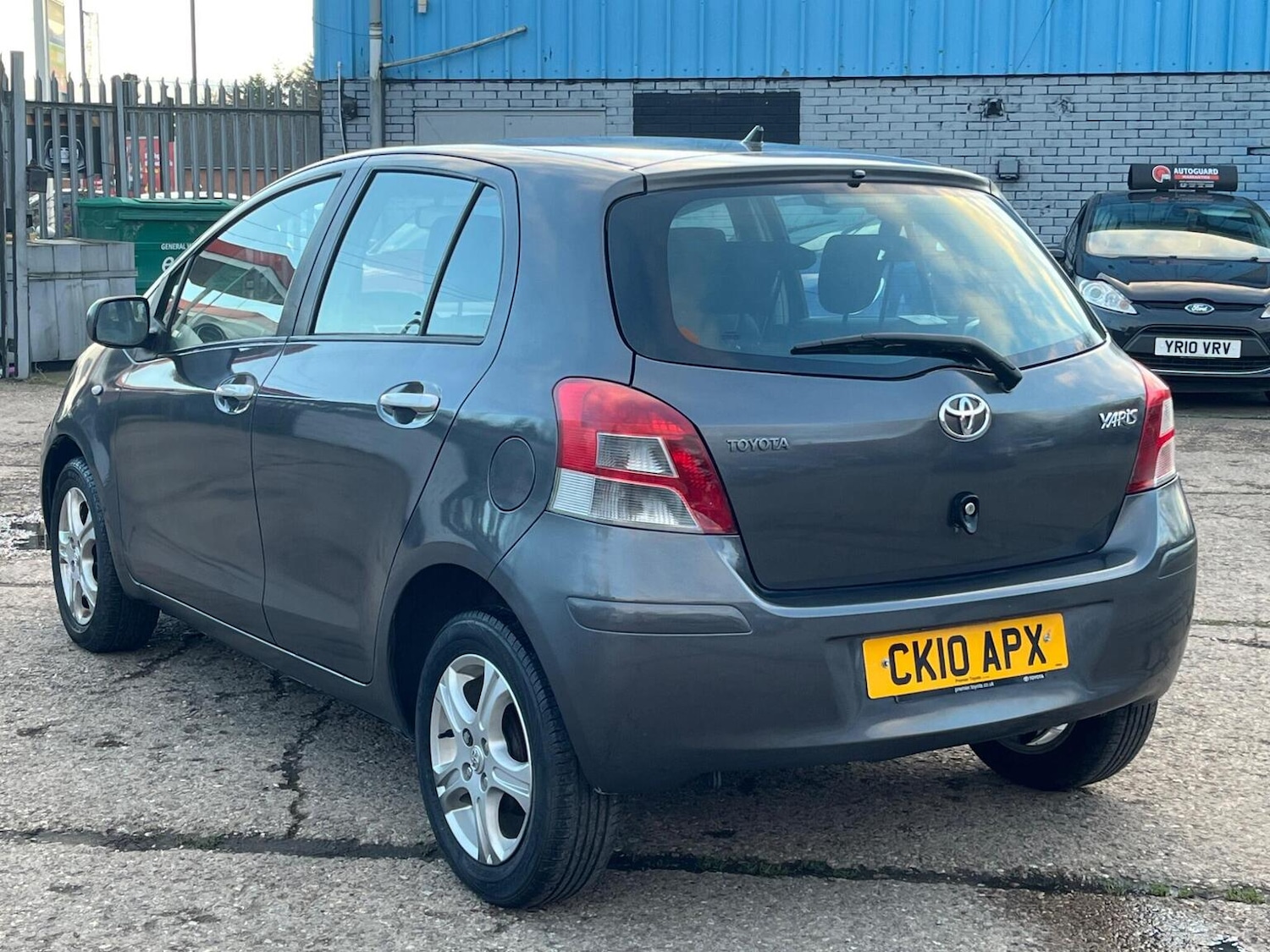 Used Toyota Yaris 2010 for sale - 76897013: Photo 14