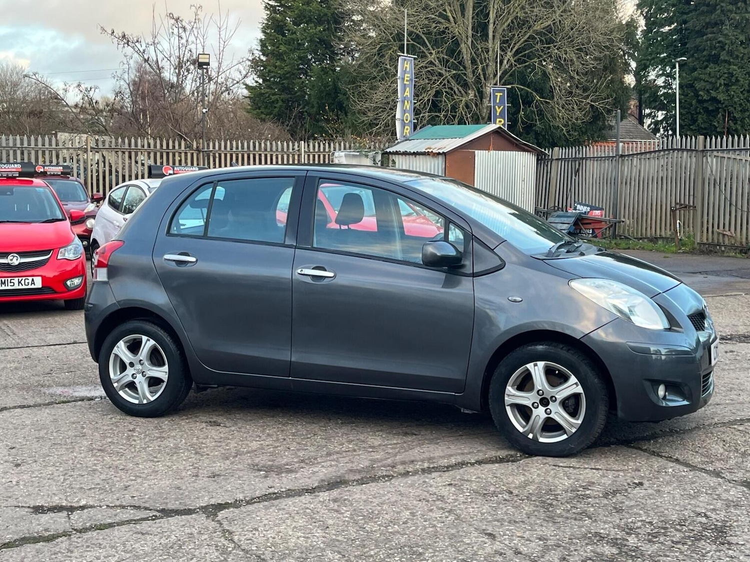 Used Toyota Yaris 2010 for sale - 76897013: Photo 16