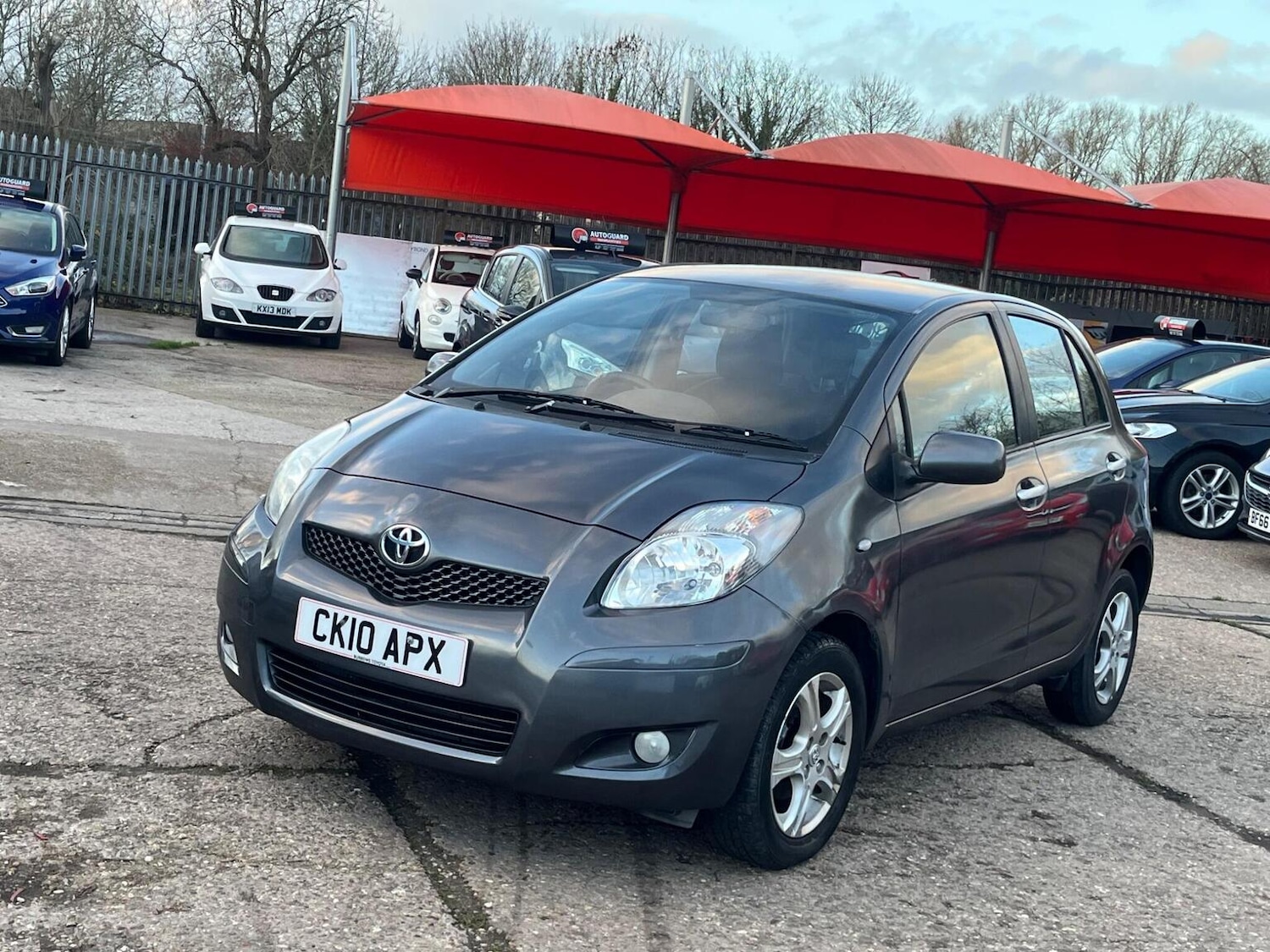 Used Toyota Yaris 2010 for sale - 76897013: Photo 24