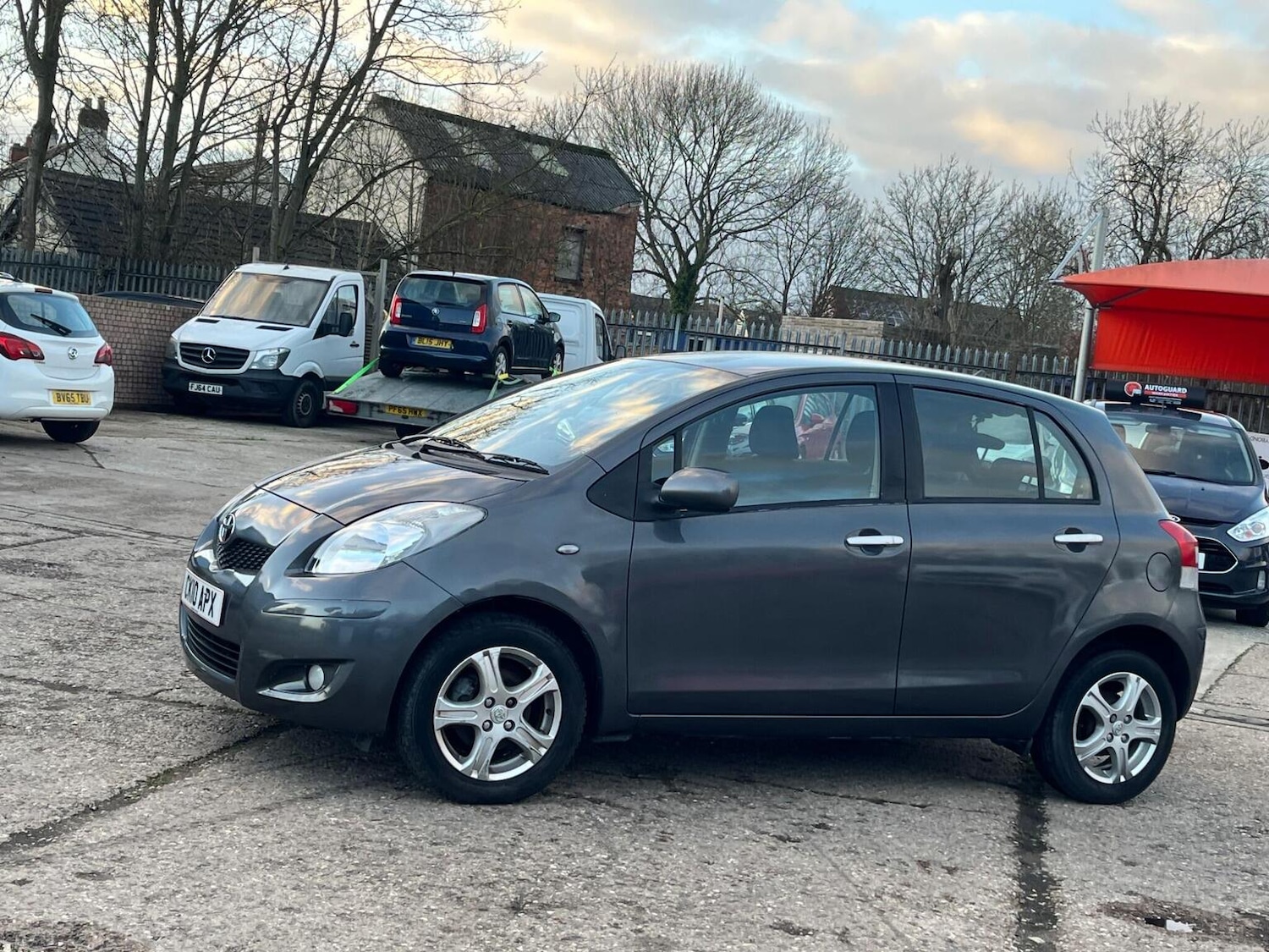 Used Toyota Yaris 2010 for sale - 76897013: Photo 28
