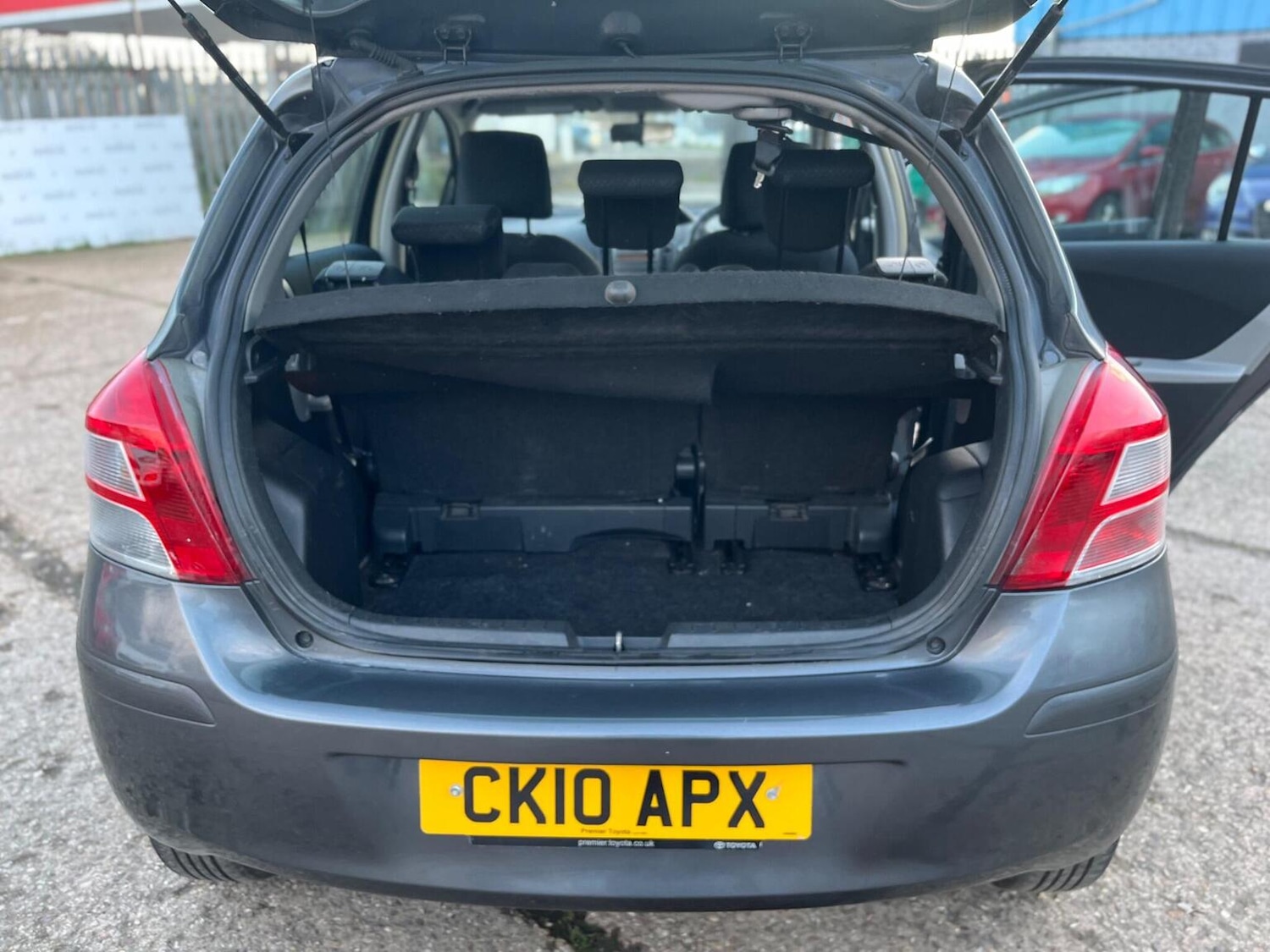 Used Toyota Yaris 2010 for sale - 76897013: Photo 29