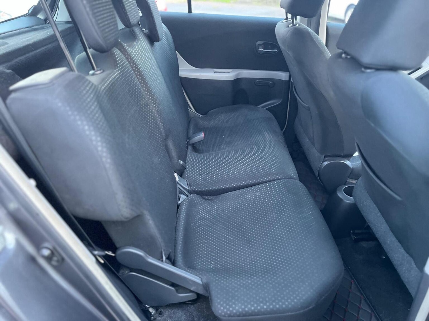 Used Toyota Yaris 2010 for sale - 76897013: Photo 30