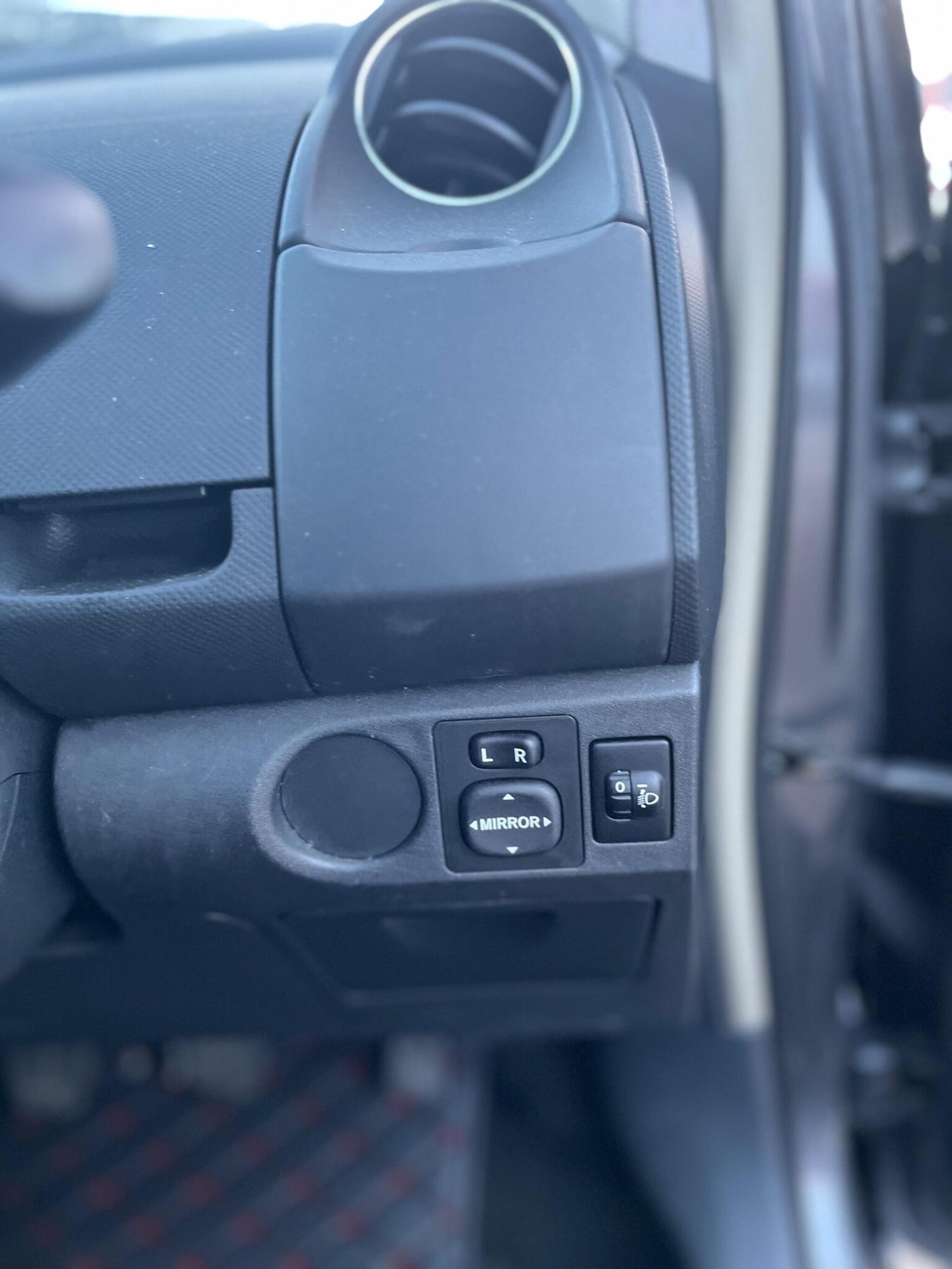 Used Toyota Yaris 2010 for sale - 76897013: Photo 34