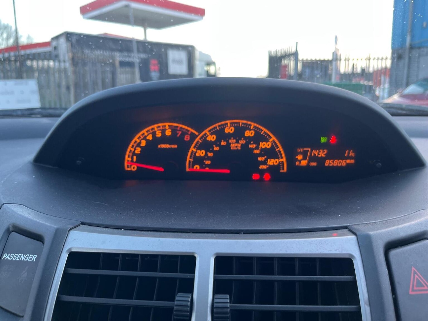 Used Toyota Yaris 2010 for sale - 76897013: Photo 35