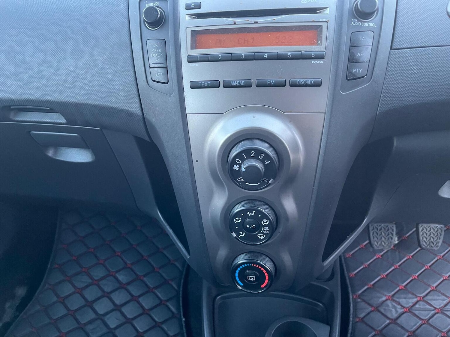 Used Toyota Yaris 2010 for sale - 76897013: Photo 40