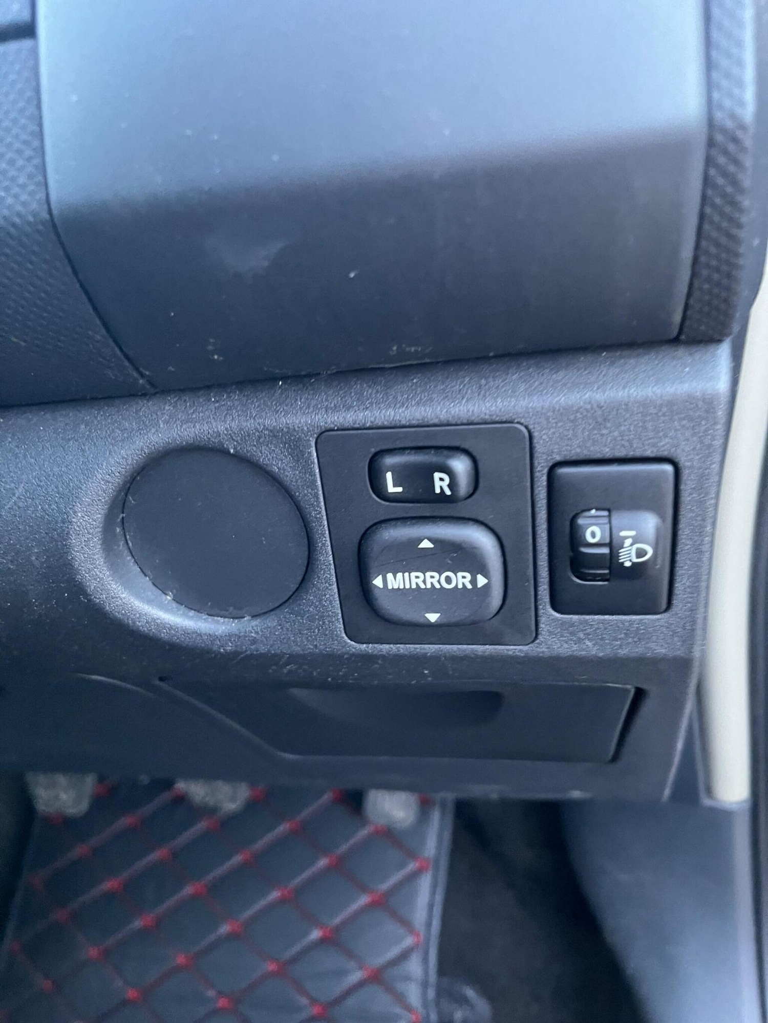 Used Toyota Yaris 2010 for sale - 76897013: Photo 44