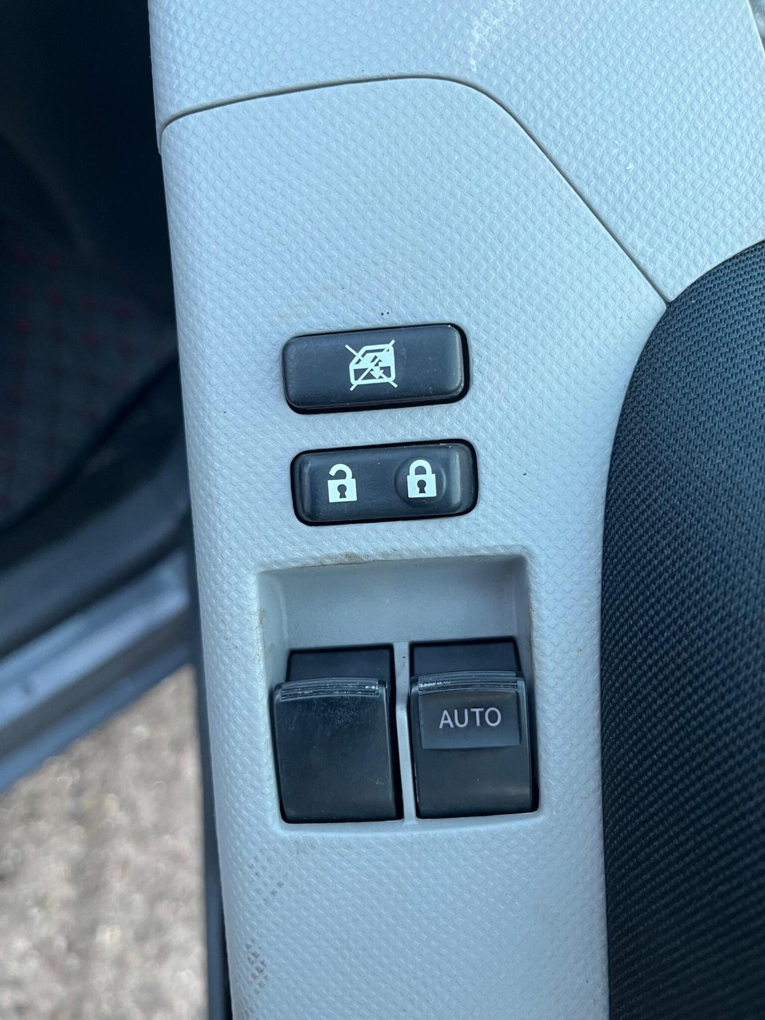 Used Toyota Yaris 2010 for sale - 76897013: Photo 45