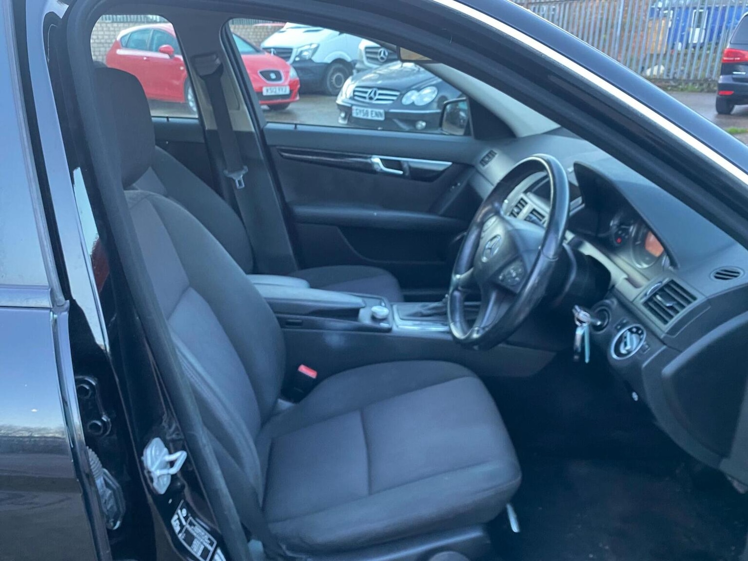 Used Mercedes-Benz C Class 2010 for sale - 76758847: Photo 19