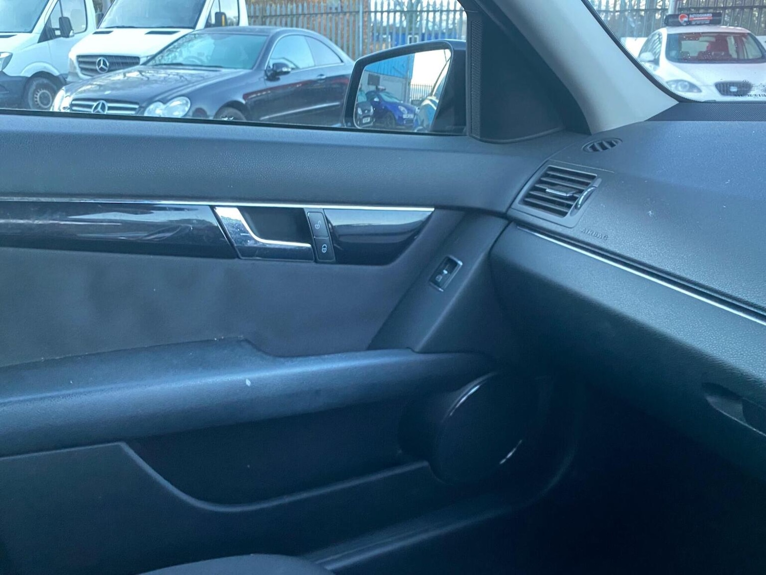 Used Mercedes-Benz C Class 2010 for sale - 76758847: Photo 24