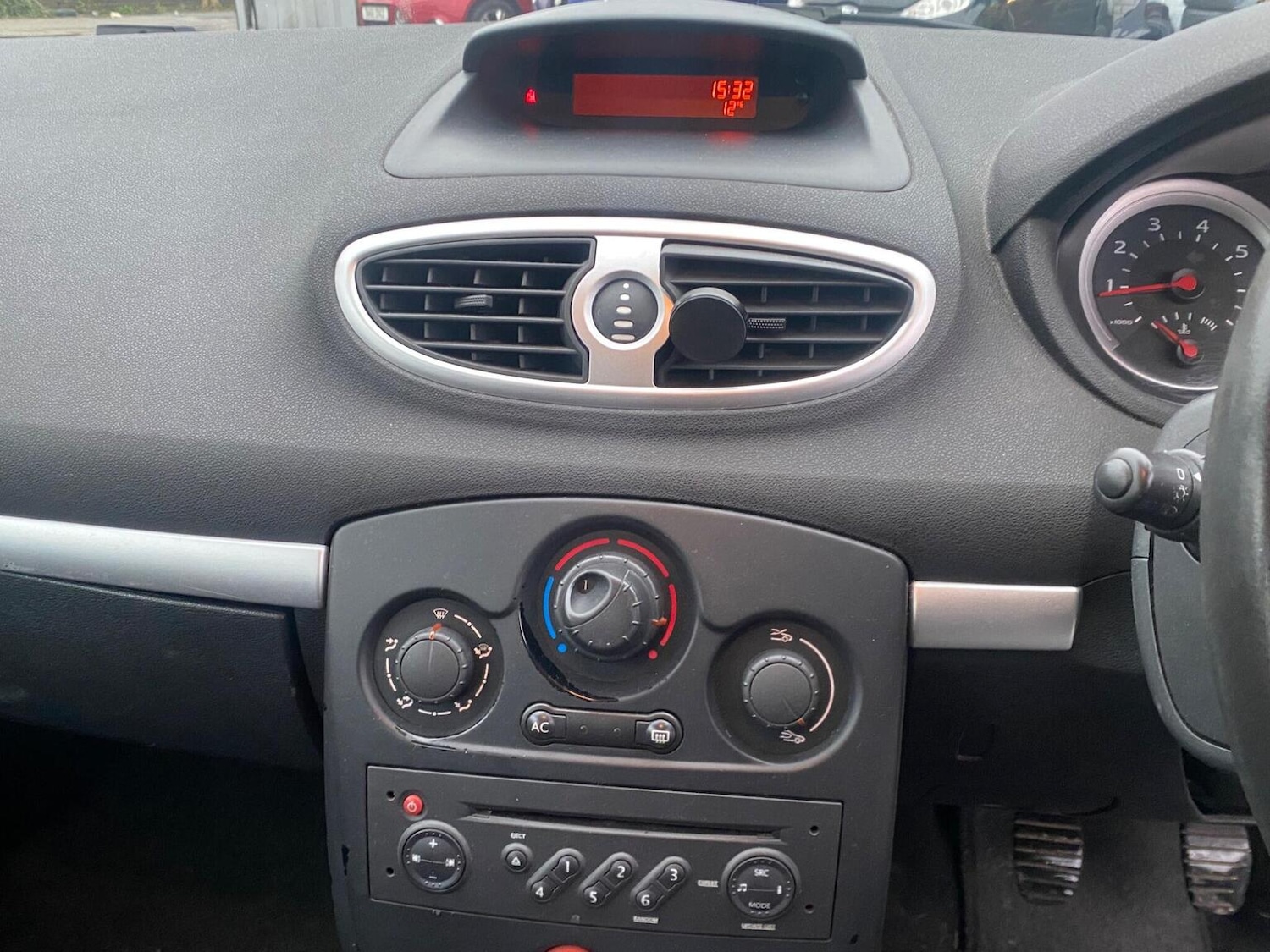 Used Renault Clio 2006 for sale - 76855391: Photo 16