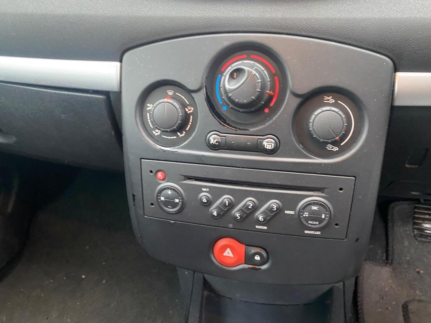 Used Renault Clio 2006 for sale - 76855391: Photo 20