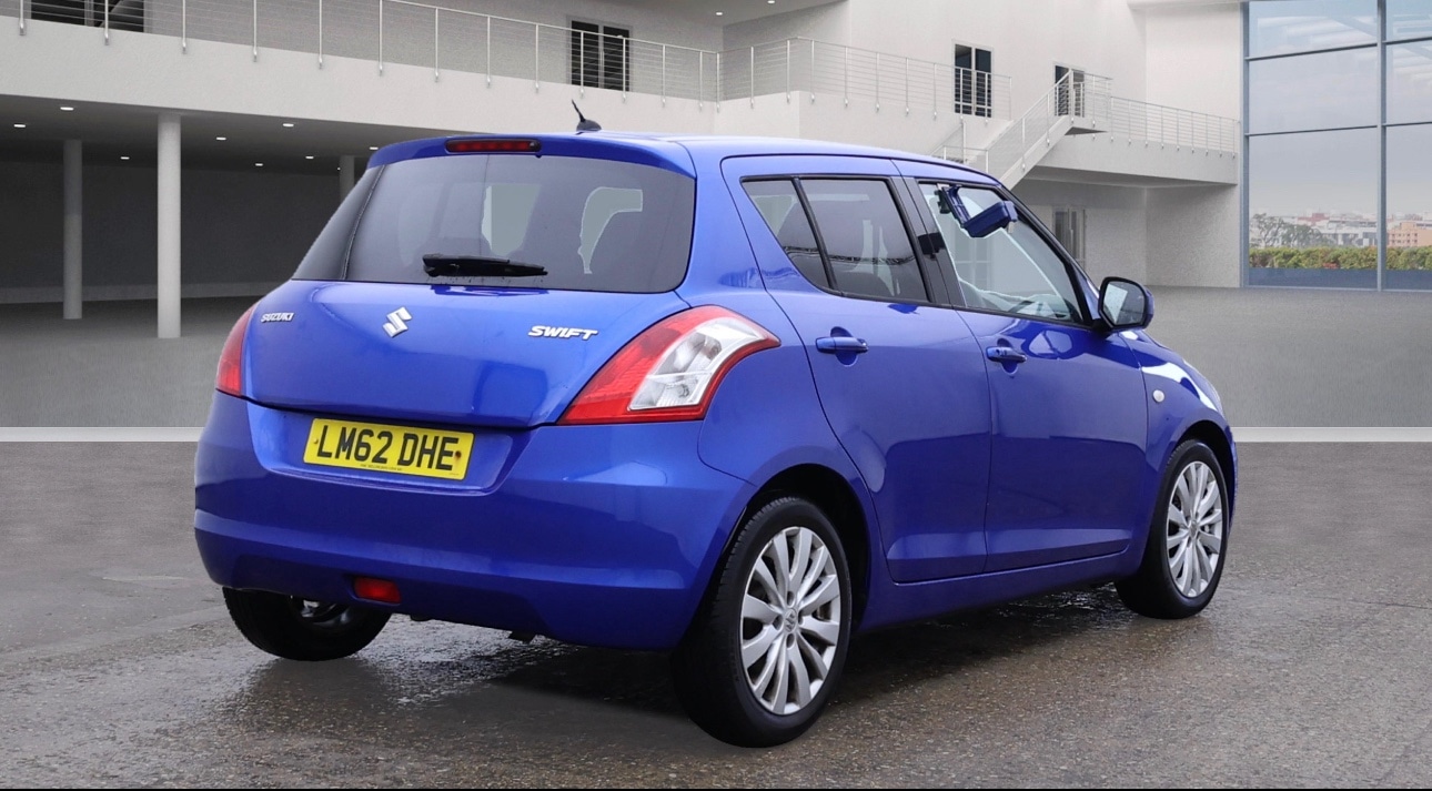 Used Suzuki Swift 2012 for sale - 76165114: Photo 4