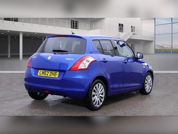 Used Suzuki Swift 2012 for sale - 76165114: Photo 4