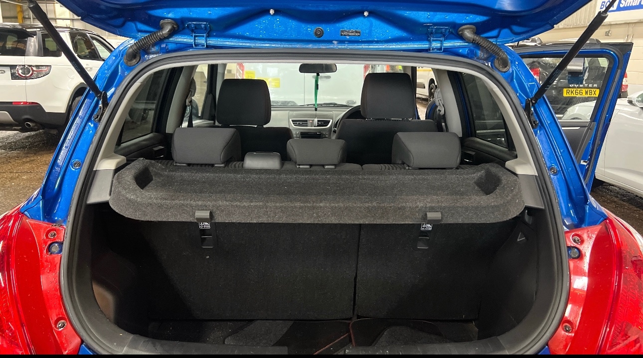 Used Suzuki Swift 2012 for sale - 76165114: Photo 5