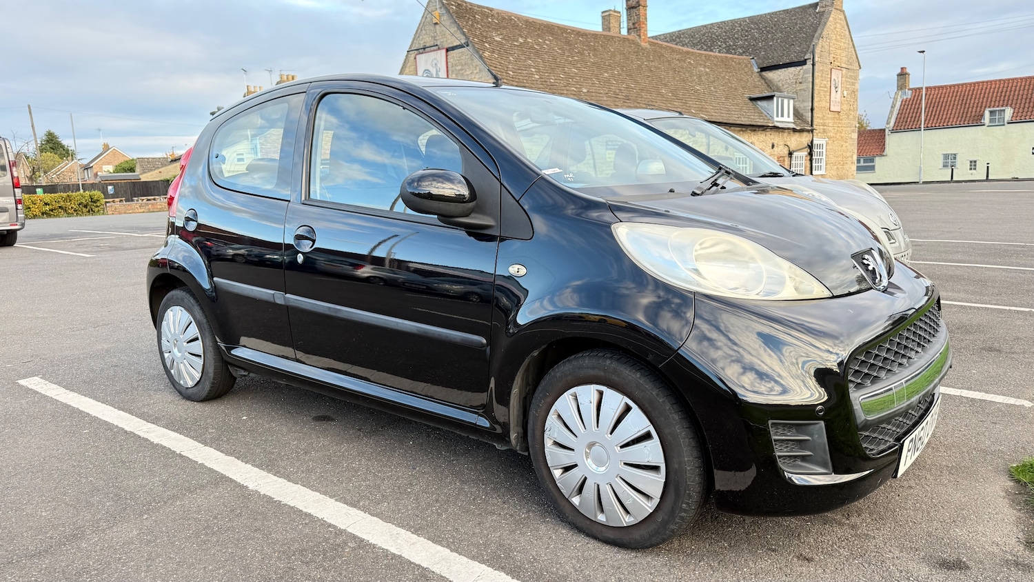 Used Peugeot 107 2010 for sale - 76346841: Photo 11