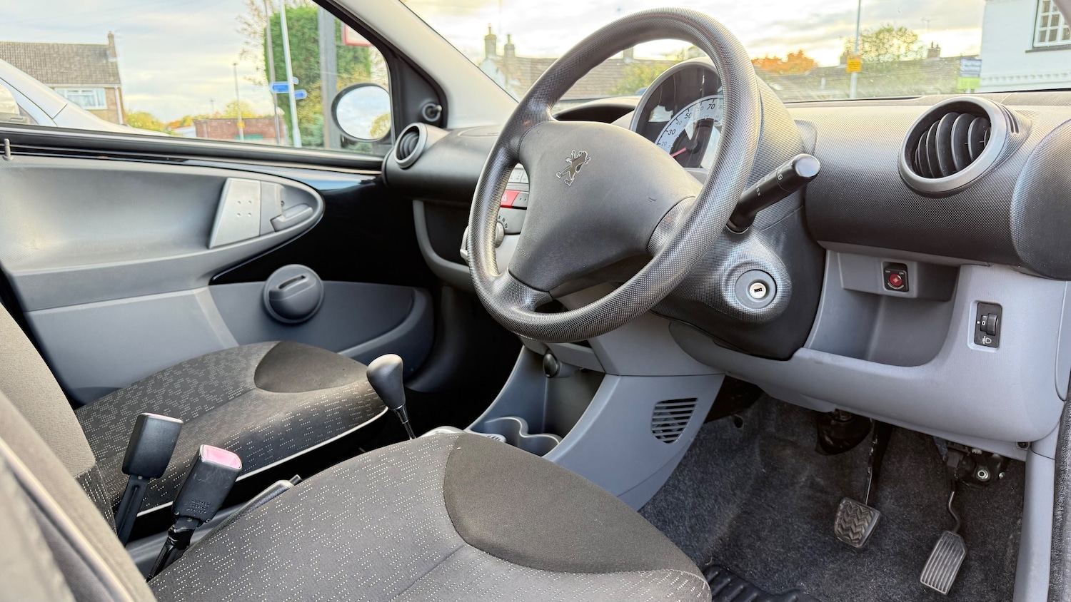 Used Peugeot 107 2010 for sale - 76346841: Photo 6