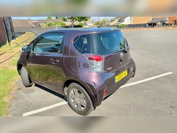 Used Toyota IQ 2010 for sale - 76165141: Photo