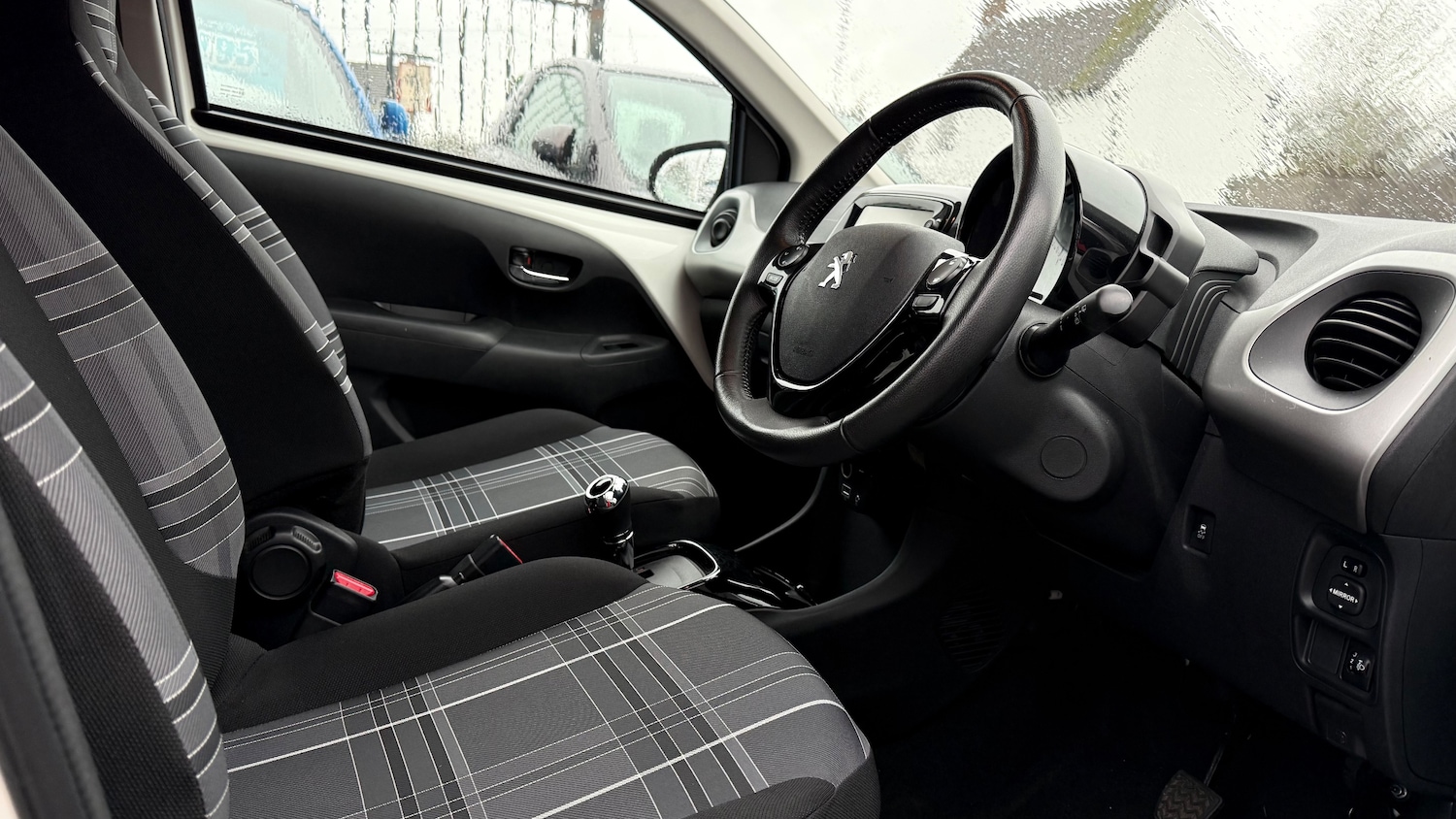 Used Peugeot 108 2017 for sale - 76957657: Photo 9